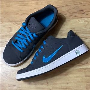 Men’s Nike Gray Sneaker Size 8